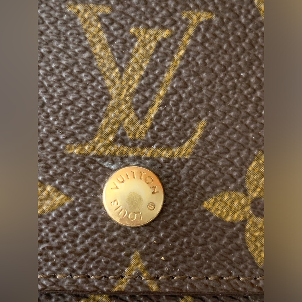 Louis Vuitton Monogram Compact Wallet ๐๐บ - Picture 6 of 12